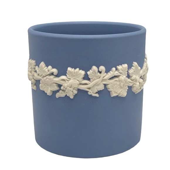 WEDGWOOD VINTAGE JASPERWARE BLUE CIGARETTE HOLDER - Picture 3 of 13